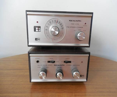 Vintage Realistic Stereo