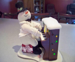 Hallmark Piano Playing Snowman