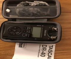 TASCAM DR-40 Digital recorder